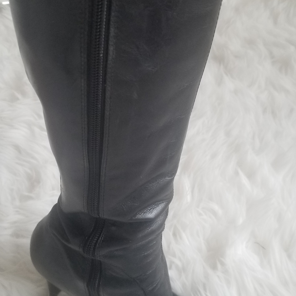 Boots - Picture 2 of 7